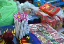 Pese a prohibición municipal, persiste venta clandestina de pirotecnia en calles de Xalapa