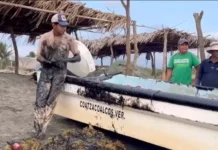Derrame de hidrocarburo contamina 50 km de costa en Veracruz: pescadores de Pajapan exigen indemnización de $50 mil por persona